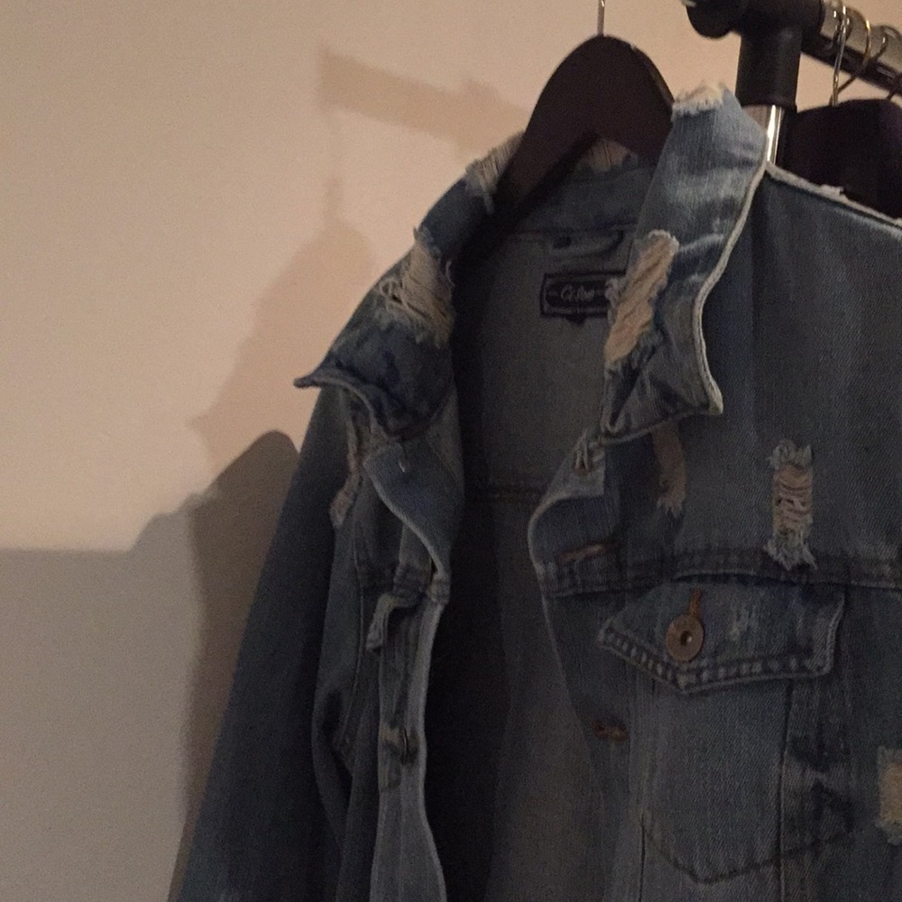 Distressed denim!  dope👵🏻 vintage is that thang